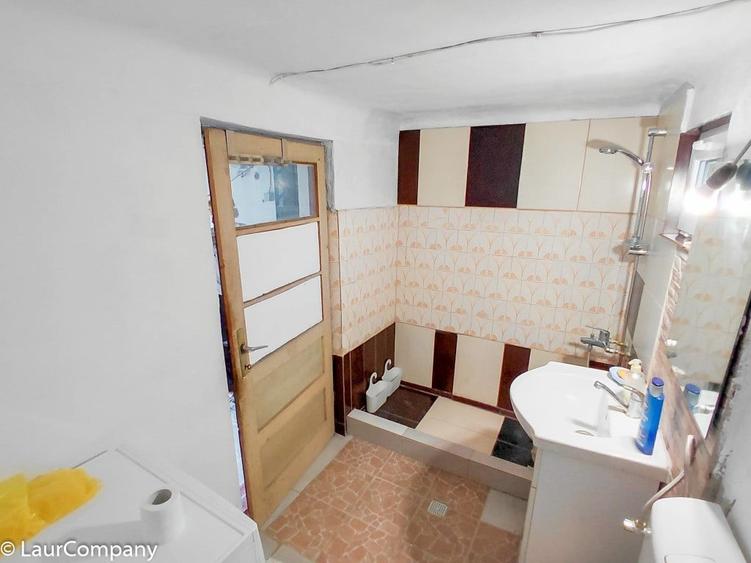 Casă cu 3 camere cu Teren 815 Mp în Vrănești