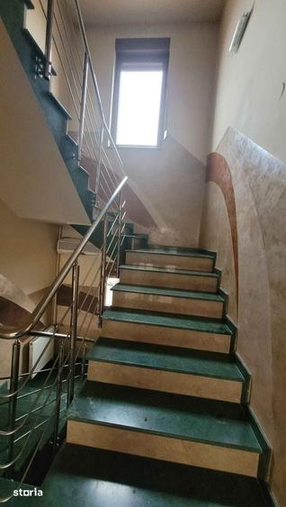 Vand urgent, imobil cu 3 case si 2 anexe: Casa1:P+E+M; Casa2:P+M; C3:P - 13