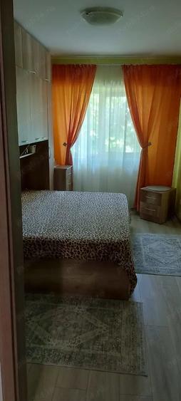Apartament cu 5 camere decomandat în Florești