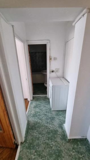 Apartament cu 3 camere decomandat în Exterior Vest