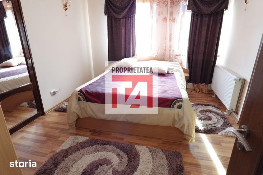 Casă cu 6 camere cu Teren 1500 Mp în Central