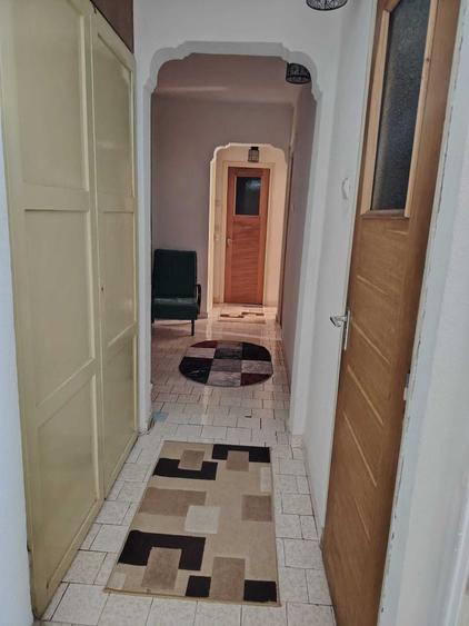 Inchiriez apartament 3 camere - 1