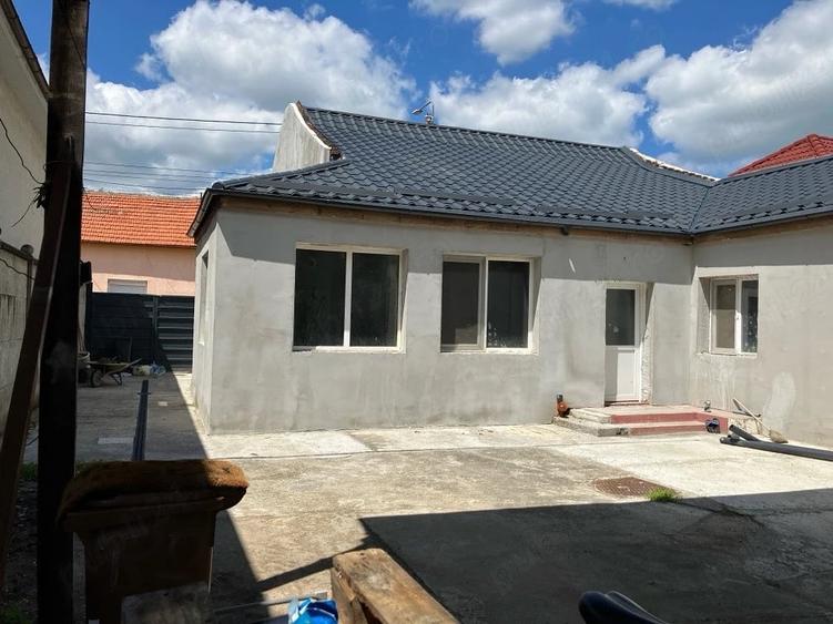 Casă cu 4 camere cu Teren 720 Mp în Grădiște