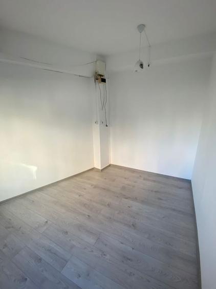 Spațiu comercial, de 8 mp, în Central