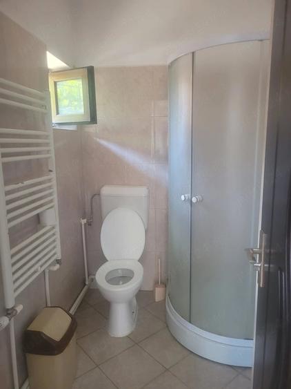 Casă cu 7 camere cu Teren 330 Mp în Andronache