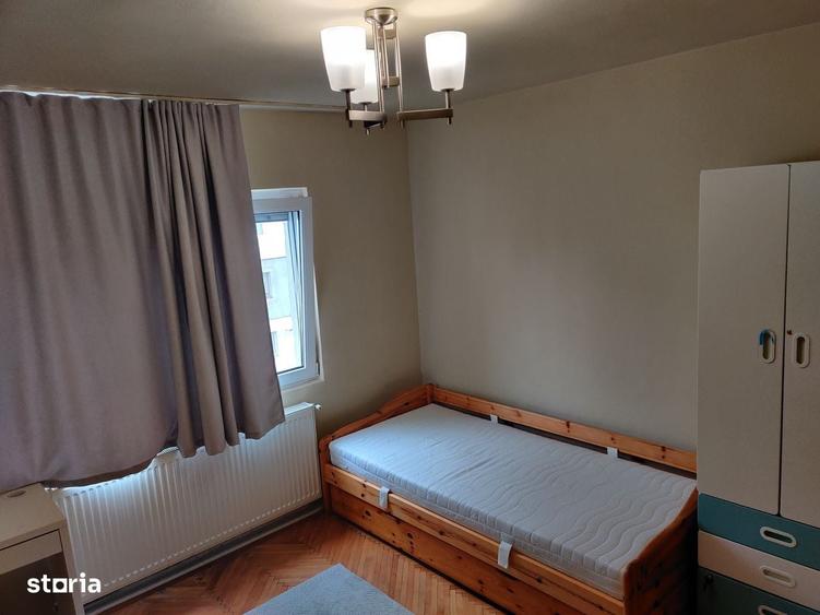 Apartament cu 3 camere decomandat în Exterior Vest