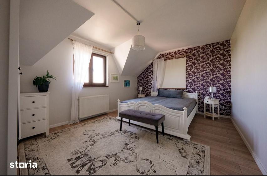 Casă cu 6 camere cu Teren 3700 Mp în Central