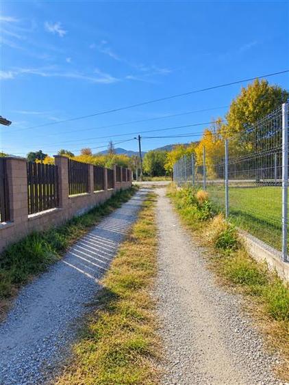 Teren Construcții intravilan de 2098 mp, în Sadu