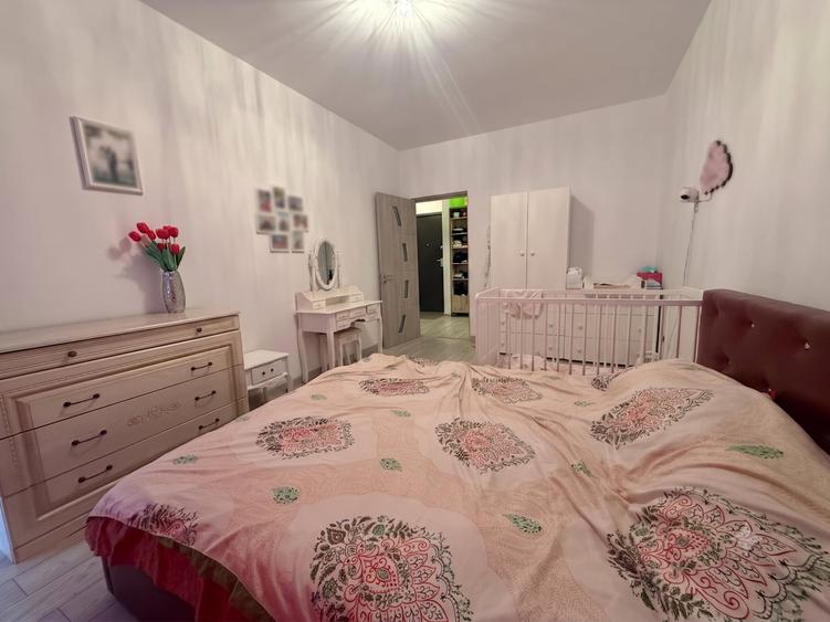 Apartament cu 2 camere decomandat, mobilat în Uverturii