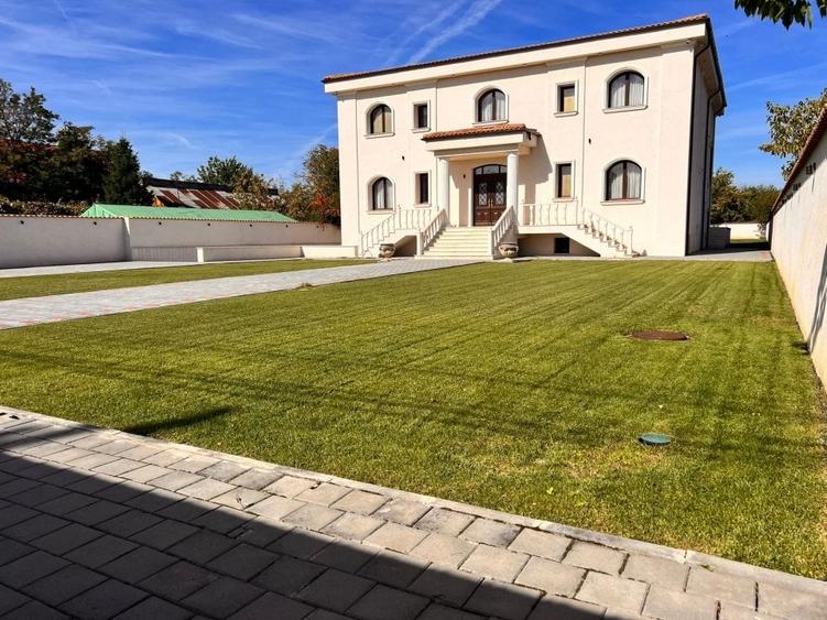 Casă individuală cu 10 camere cu Garaj în Pipera