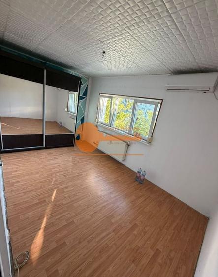 Apartament cu 4 camere decomandat în Gorjului