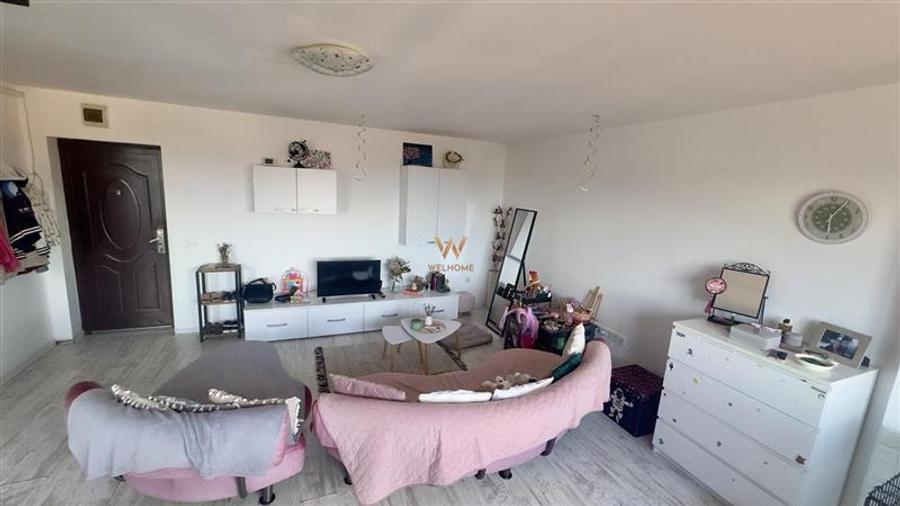 Apartament cu 3 camere nedecomandat în Lazaret