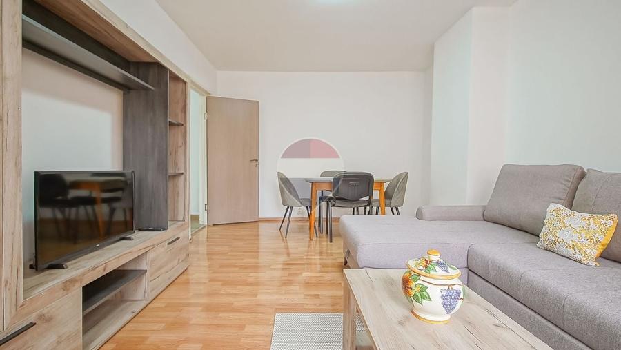 Apartament cu 2 camere decomandat, mobilat în Central