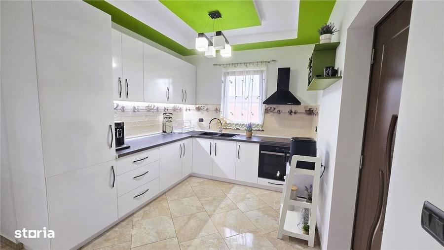Casă cu 4 camere în Central