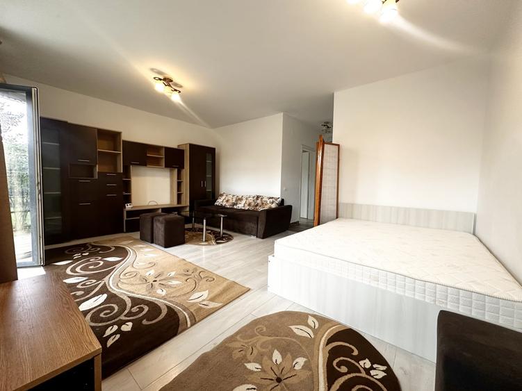 Garsonieră decomandată, mobilată în Complex Studențesc