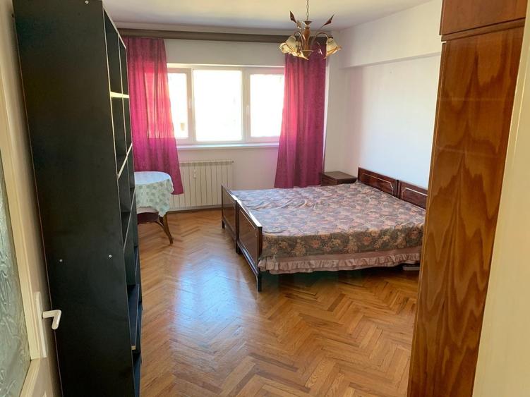 Apartament cu 4 camere în Pantelimon