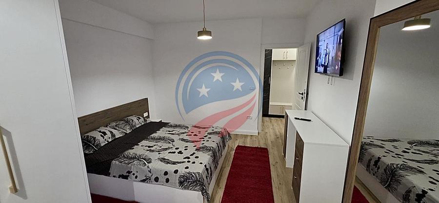 Apartament cu 3 camere semidecomandat, mobilat în 1 Mai