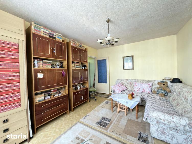 Apartament cu 3 camere nedecomandat în Circumvalațiunii