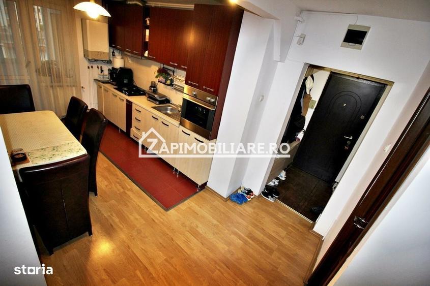 Apartament cu 3 camere decomandat în Tudor