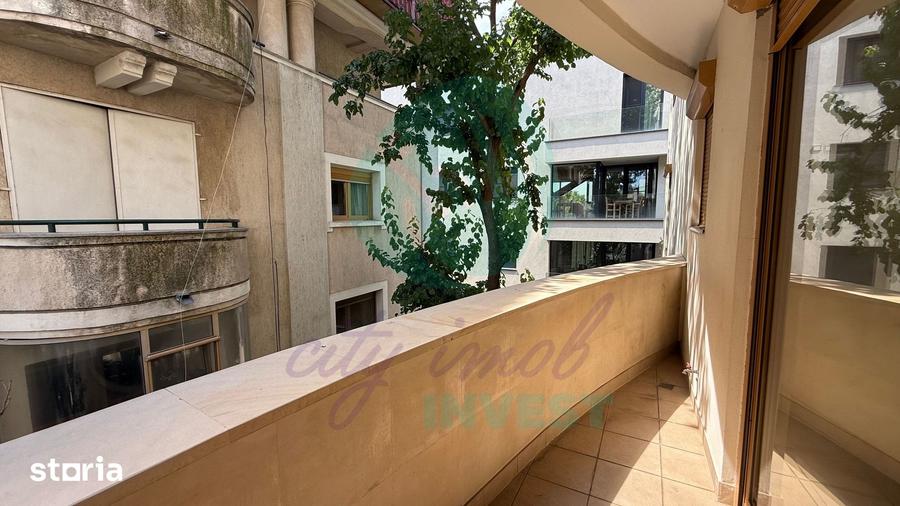 Apartament cu 4 camere în Primăverii