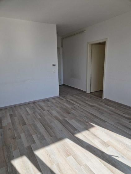 Garsonieră decomandată în Avantgarden
