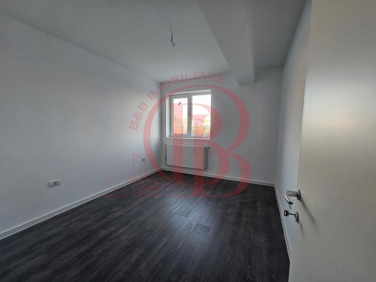 Apartament cu 3 camere semidecomandat în Theodor Pallady