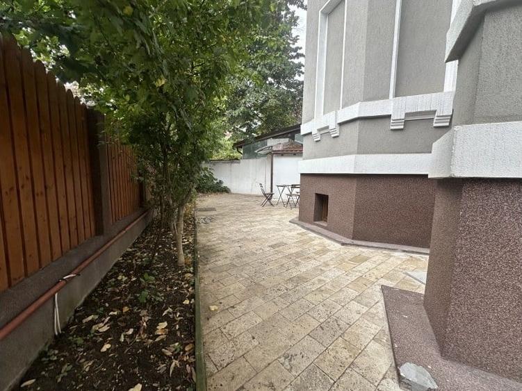 Casă cu 15 camere cu Teren 250 Mp în Kiseleff