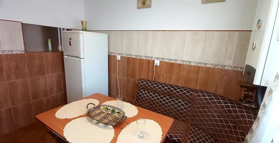 Apartament cu 3 camere semidecomandat în Central