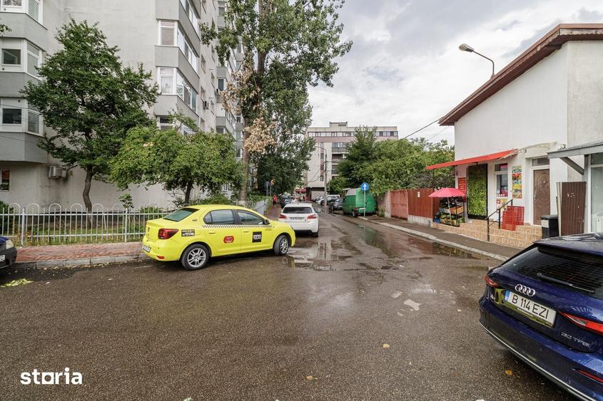 Garsonieră decomandată în Titan
