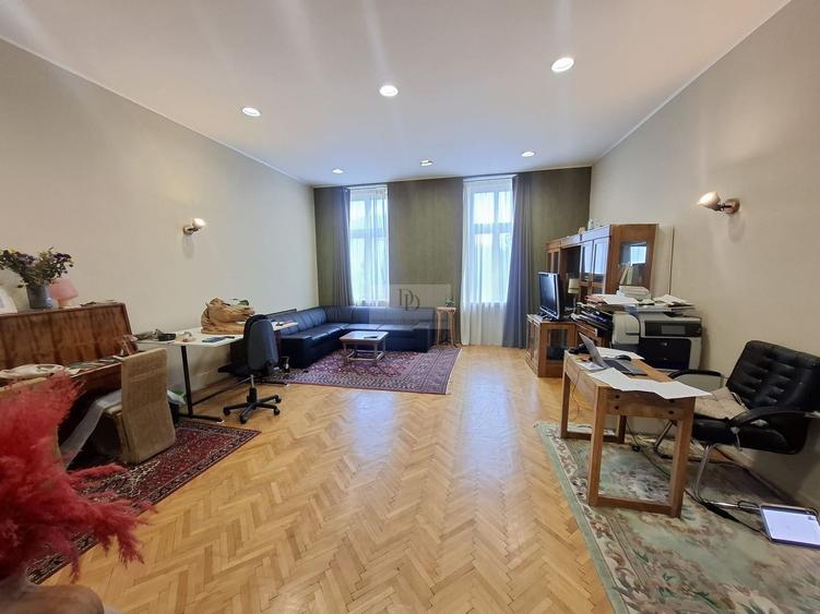 Apartament cu 2 camere semidecomandat, mobilat în Central — fotografia 3