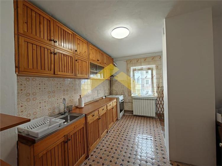 Apartament 3 camere de inchiriat zona Podgoria - 2