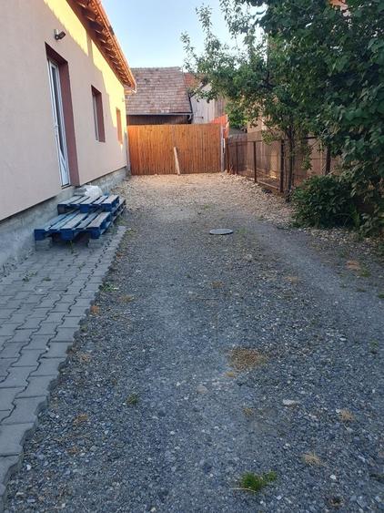 Casă cu 3 camere în Aghireșu