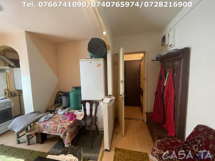 Apartament cu 2 camere semidecomandat, mobilat în Debarcader