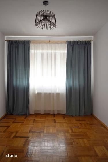 Apartament cu 3 camere în Micro 6