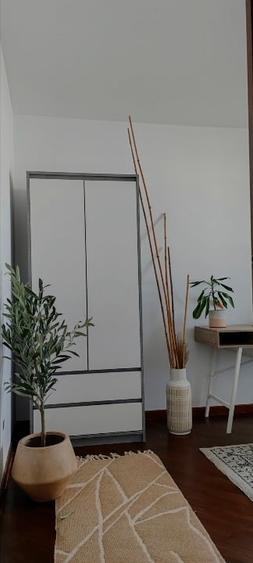 Apartament cu 3 camere semidecomandat în Central