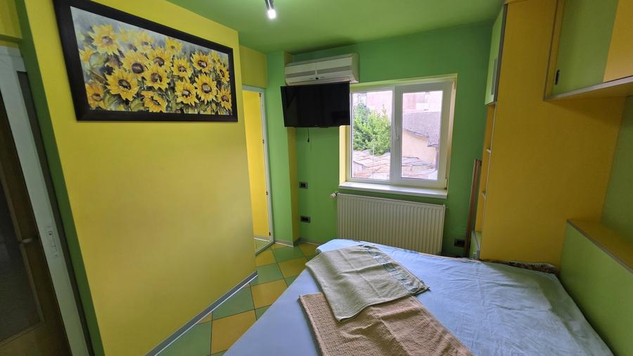 Apartament cu 4 camere decomandat, mobilat în Complex Studențesc