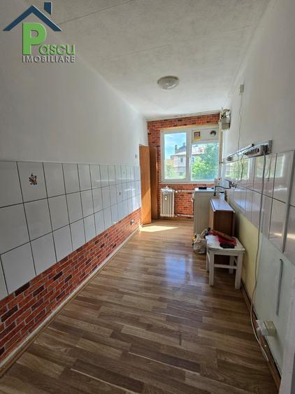 Apartament cu 2 camere semidecomandat în Eroii Revoluției