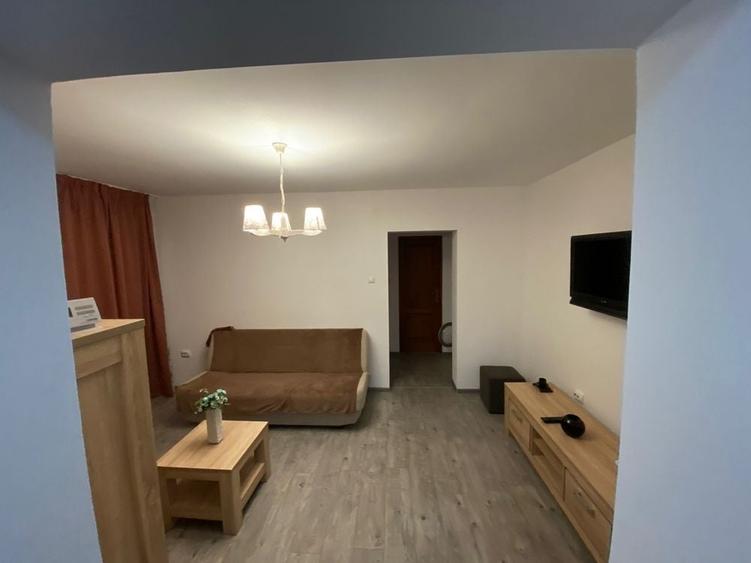 Apartament cu 2 camere semidecomandat în Central