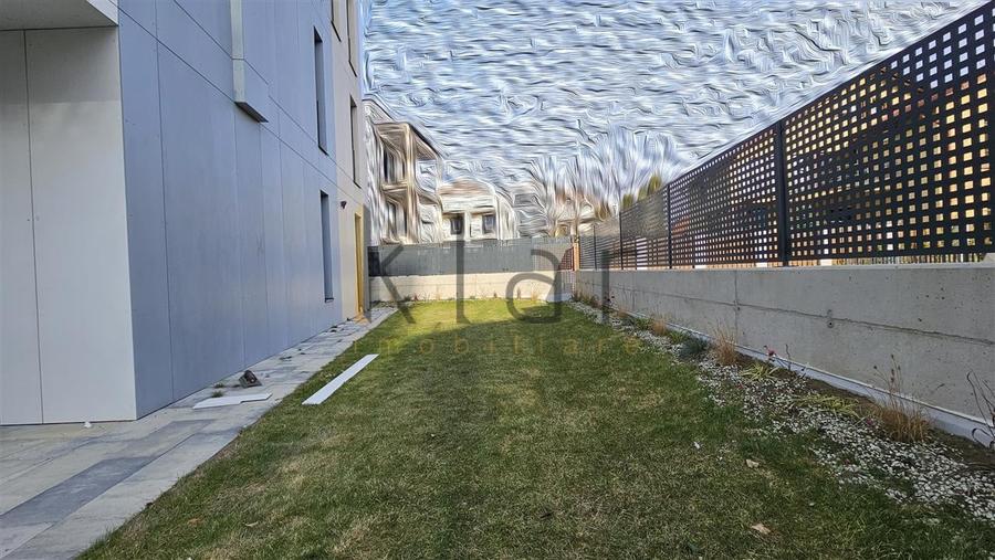 Apartament cu 3 camere semidecomandat, mobilat în Calea Turzii