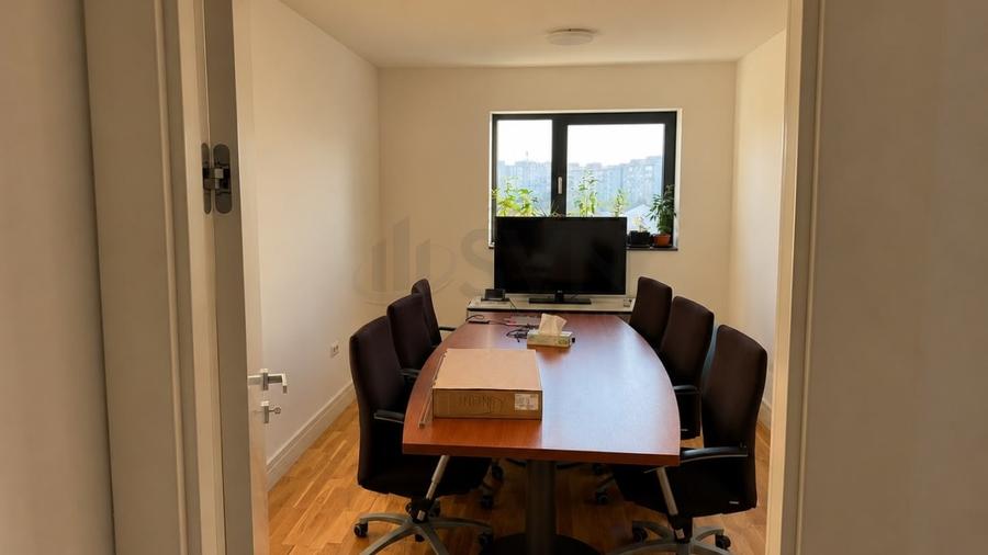 Apartament cu 2 camere semidecomandat în Barbu Văcărescu
