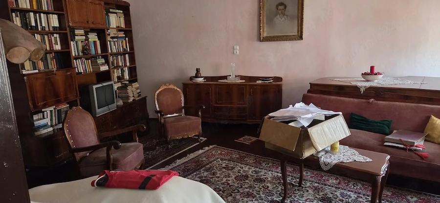 Casă cu 3 camere cu Teren 200 Mp în Central