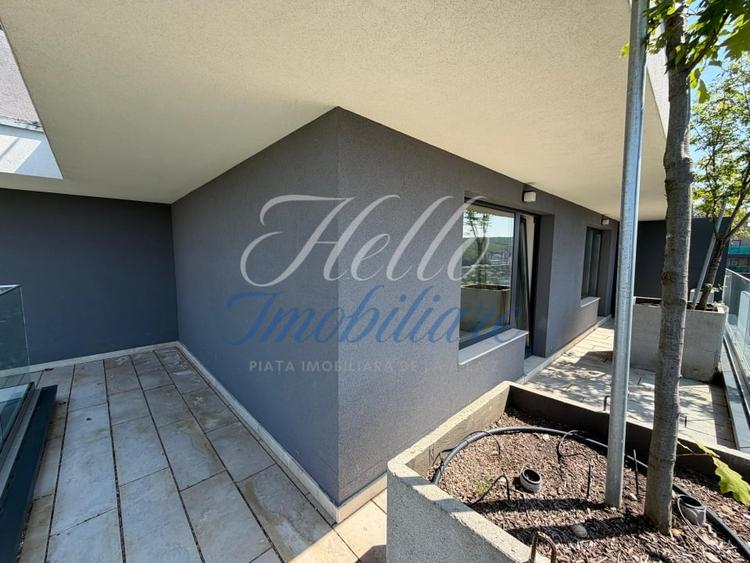 Penthouse cu 3 camere decomandat în Zorilor