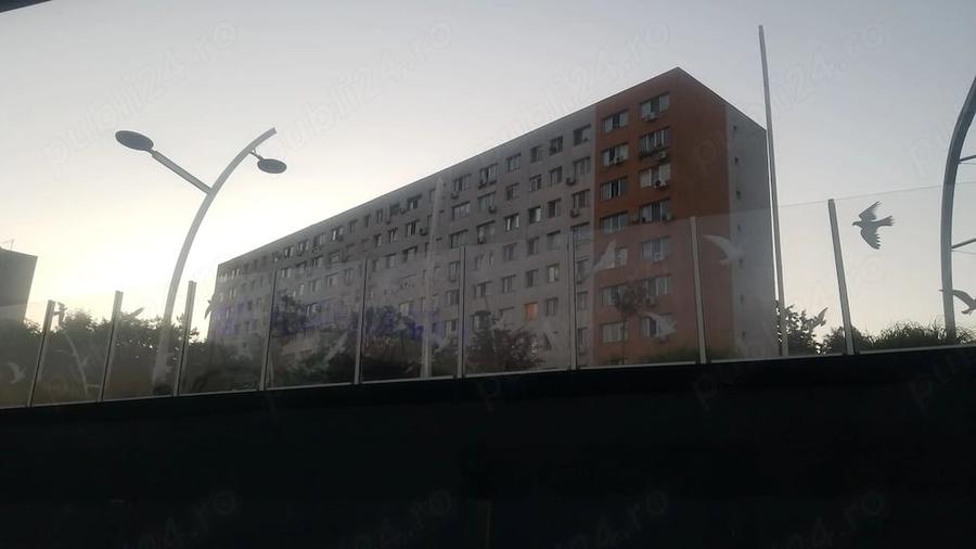 Apartament cu 3 camere decomandat în Berceni