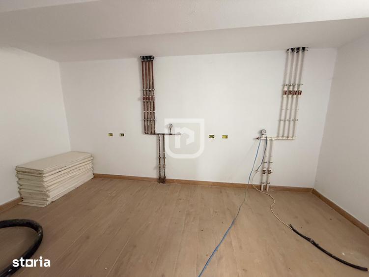 Casă cu 8 camere cu Teren 2650 Mp în Ițcani