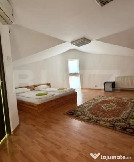 Apartament cu 7 camere decomandat în Central