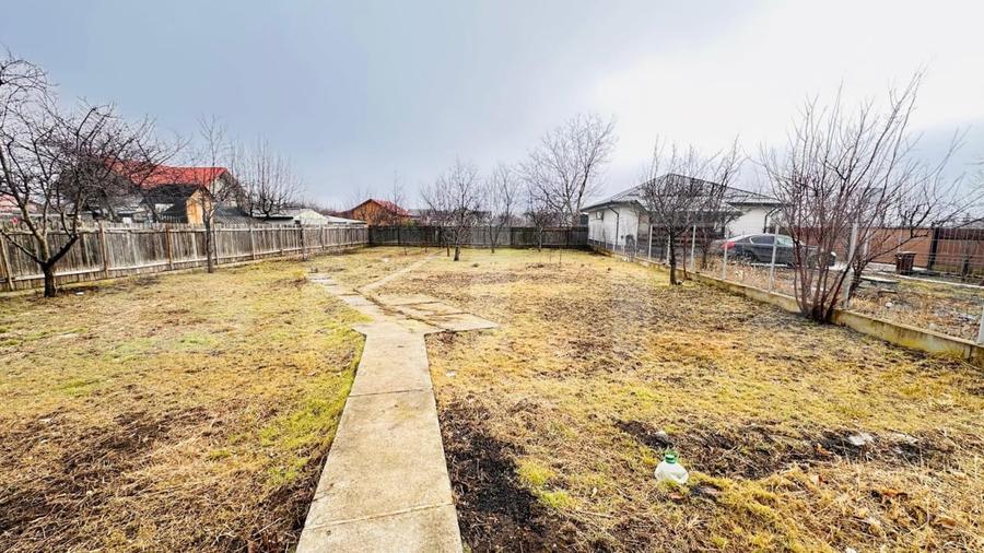 Casă individuală cu 10 camere cu Teren 1000 Mp în Holboca