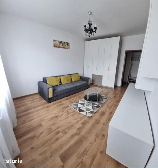 Garsonieră decomandată în Central