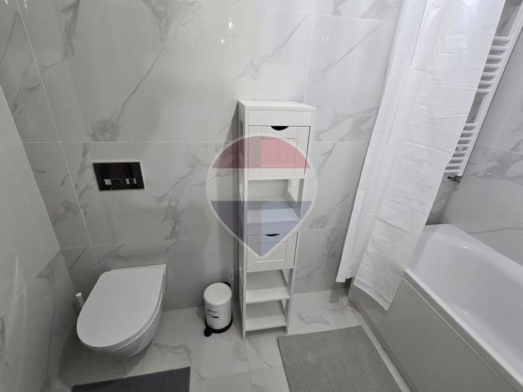 Apartament cu 2 camere semidecomandat, mobilat în Apărătorii Patriei