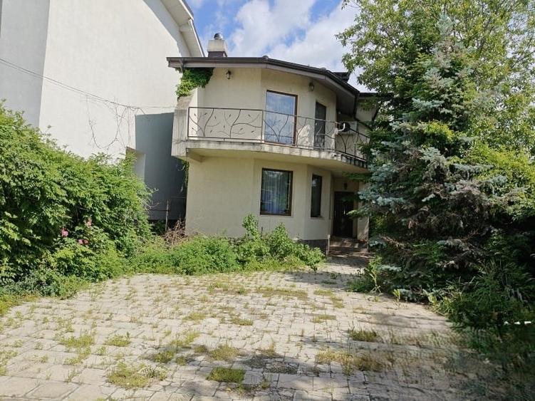 Casă individuală cu 3 camere cu Canalizare în Central