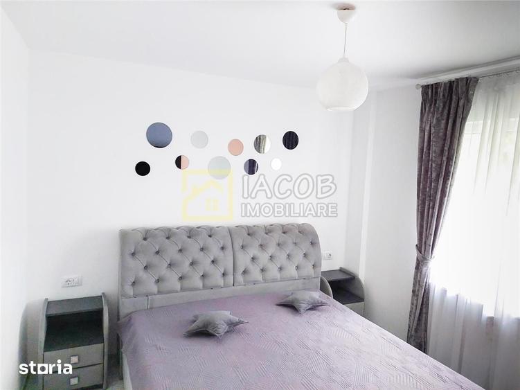 Apartament cu 3 camere decomandat în Izvoare